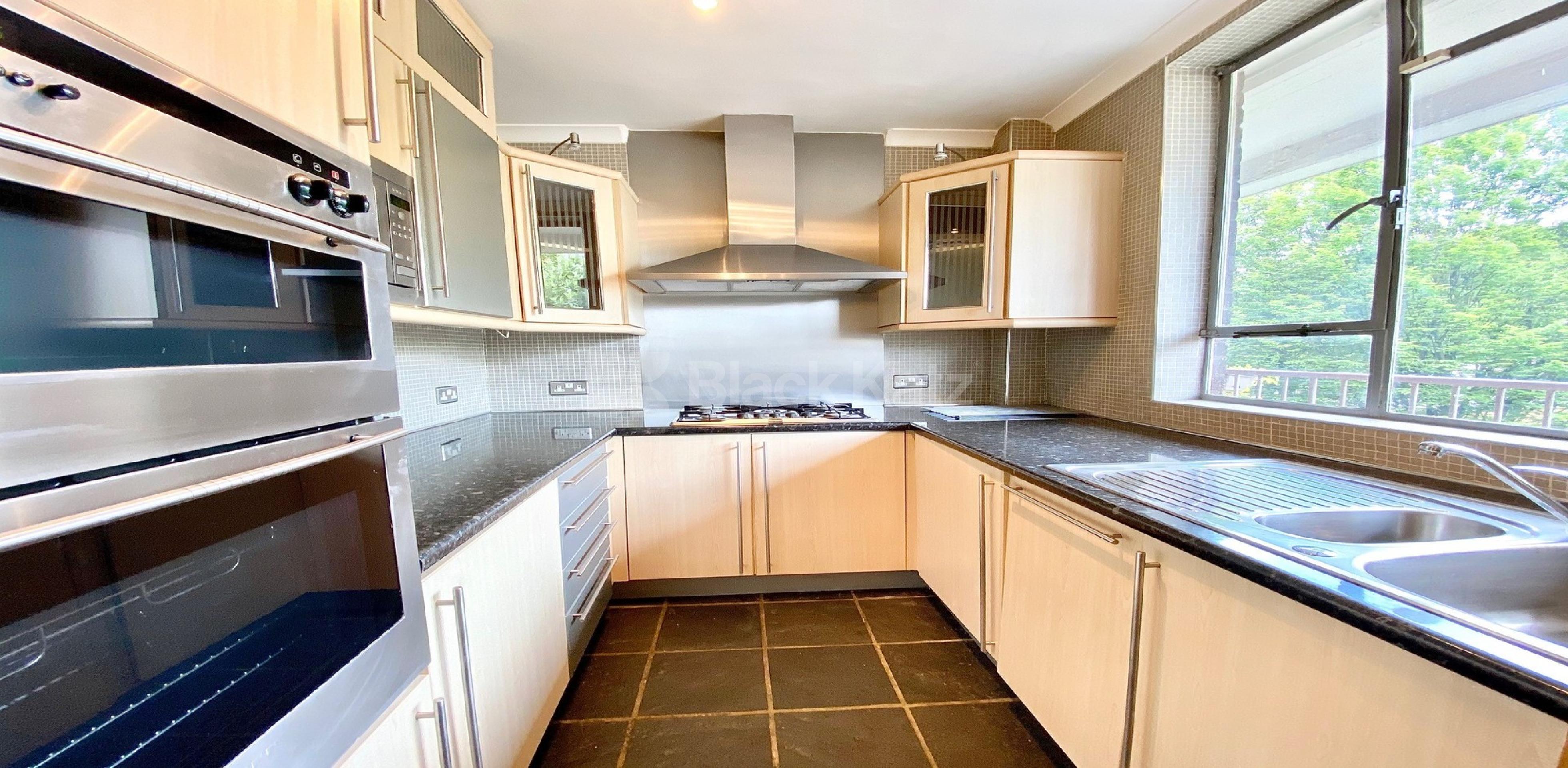 			VIRTUAL TOUR AVAILABLE!, 2 Bedroom, 1 bath, 1 reception Apartment			 Cruikshank Street, ANGEL-KINGS CROSS WC1X